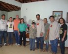 Comunidade Mãe Rainha visita casa de vizinhos proximos.